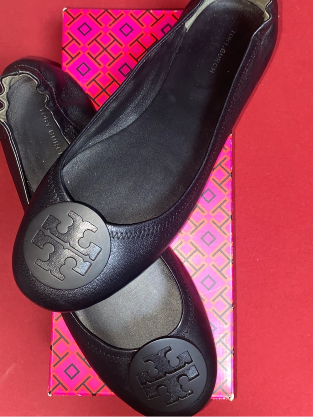 Tory Burch Black Leather Logo Round-Toe Ballet Flats - Picture 1 of 4